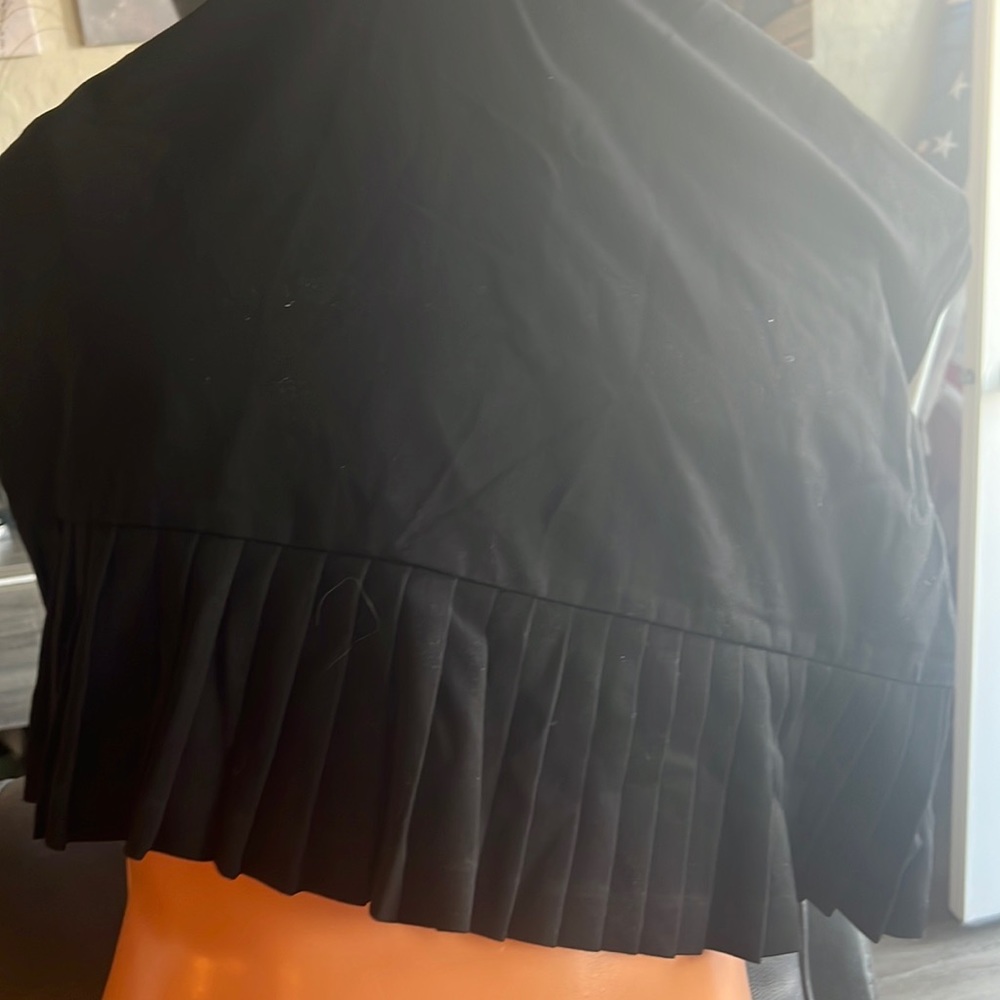 Black skirt.  Never worn